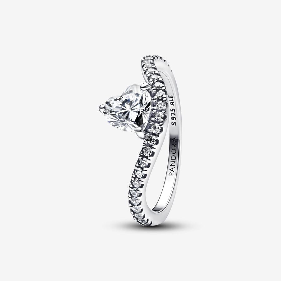 Wavy Pavé Heart Ring