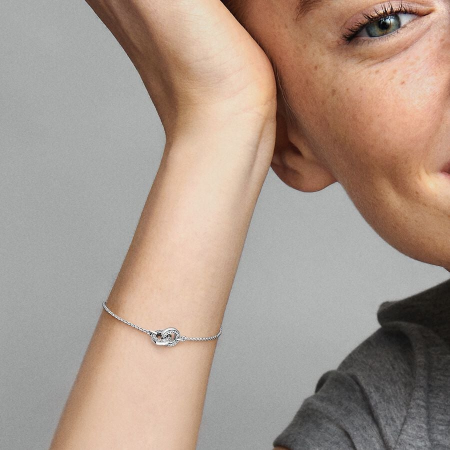 Intertwined Pavé Chain Bracelet