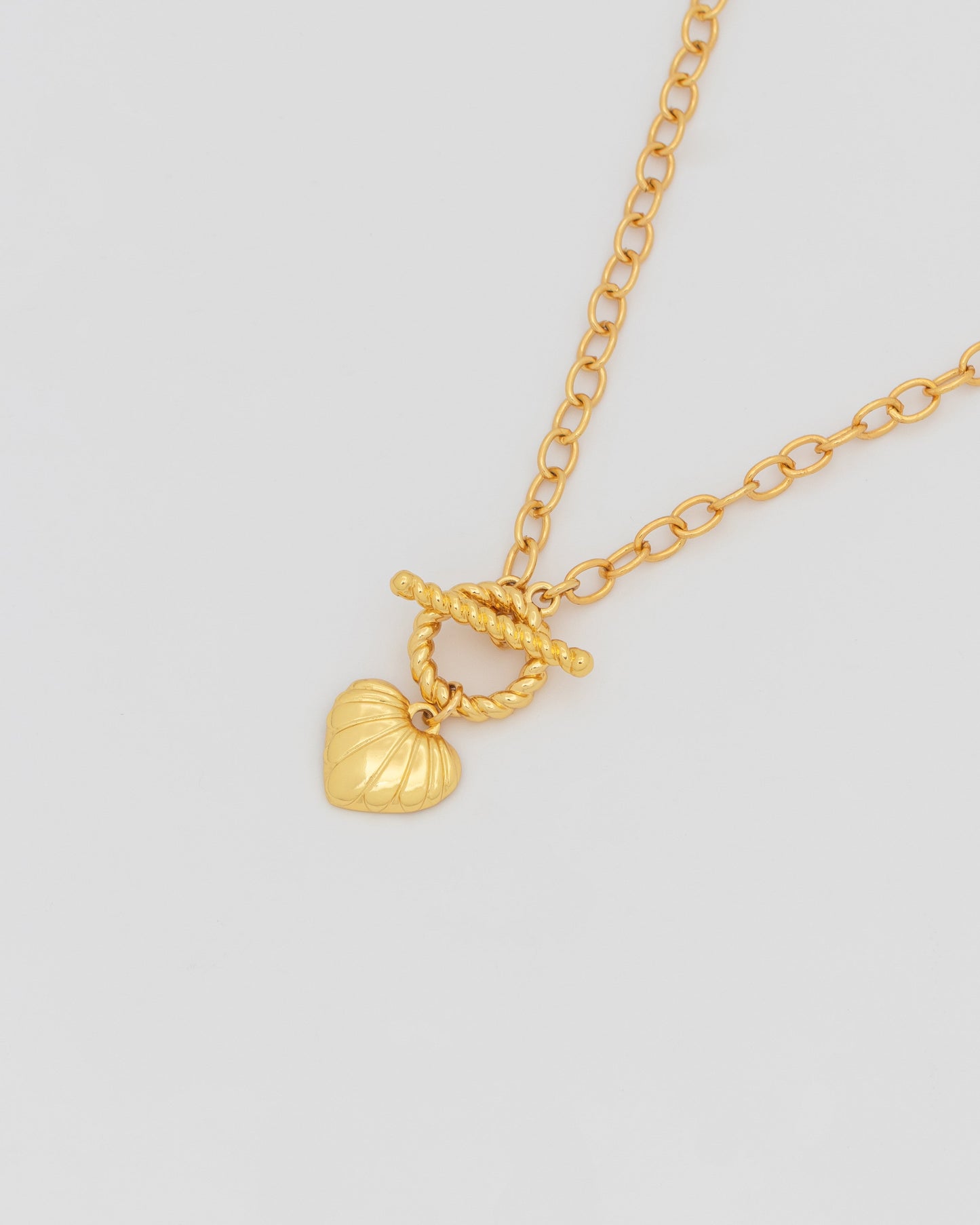 Collar Broche Corazón Oro