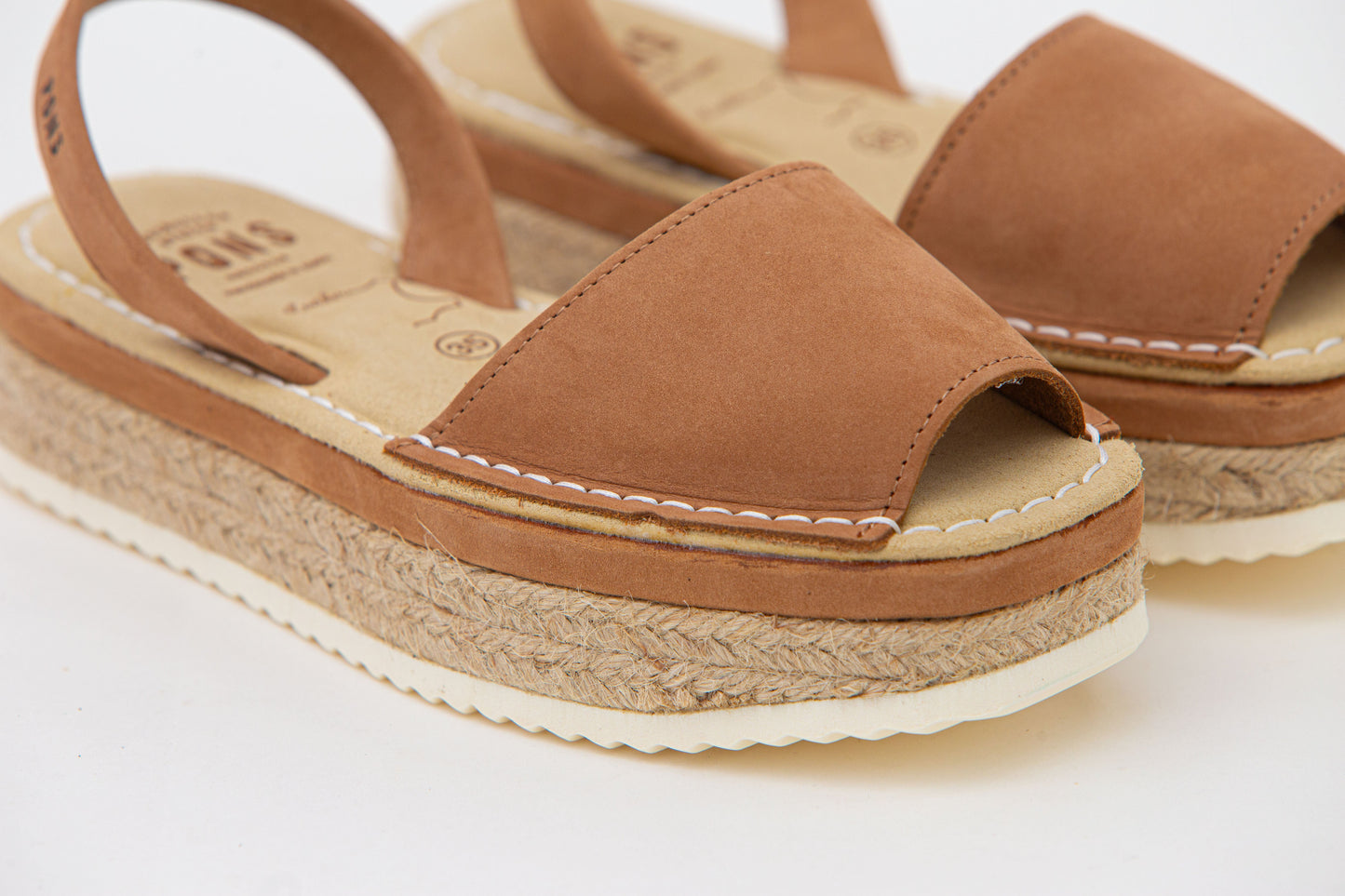 Bucarest Nobuck Camello