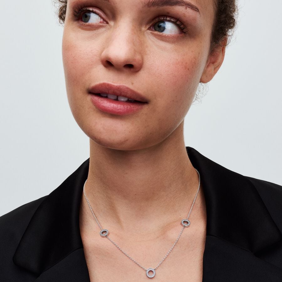 Pavé Circles Chain Necklace