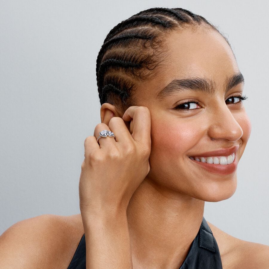 Sparkling Halo Hearts Ring