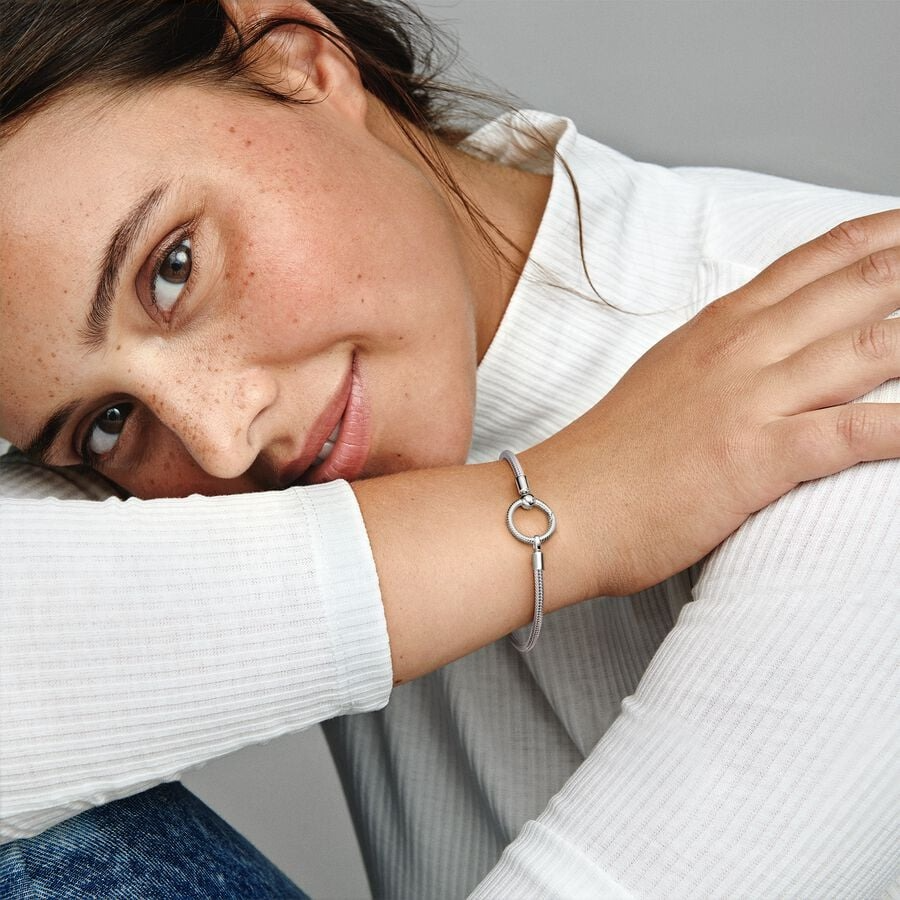 O Closure Snake Chain Bracelet
