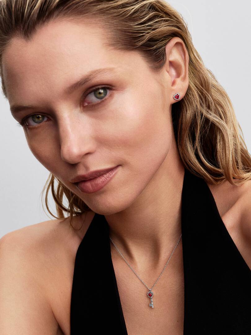 Elevated Heart Key Collier