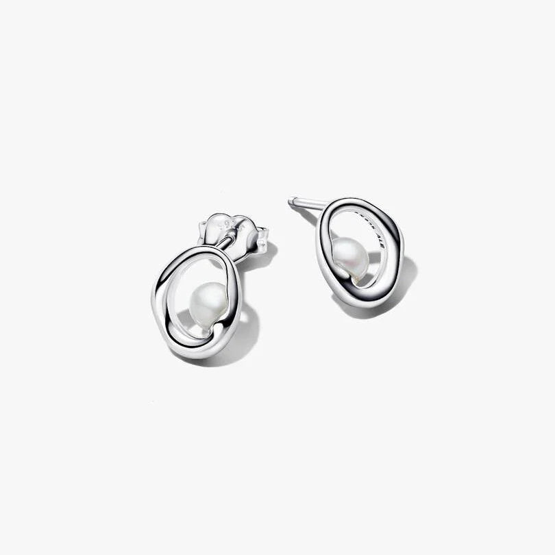 Organically Shaped Oval & Pearl