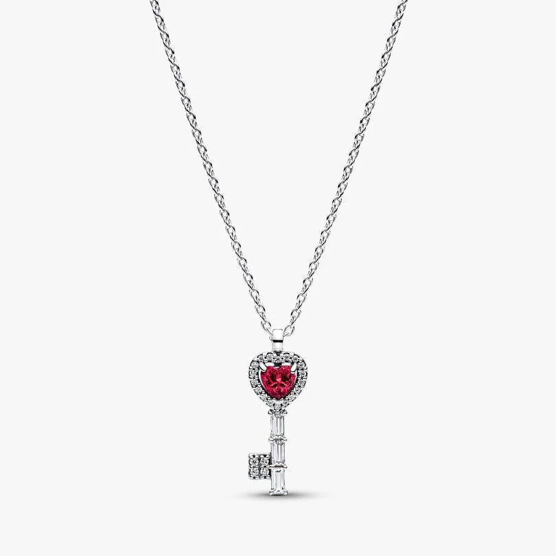 Elevated Heart Key Collier