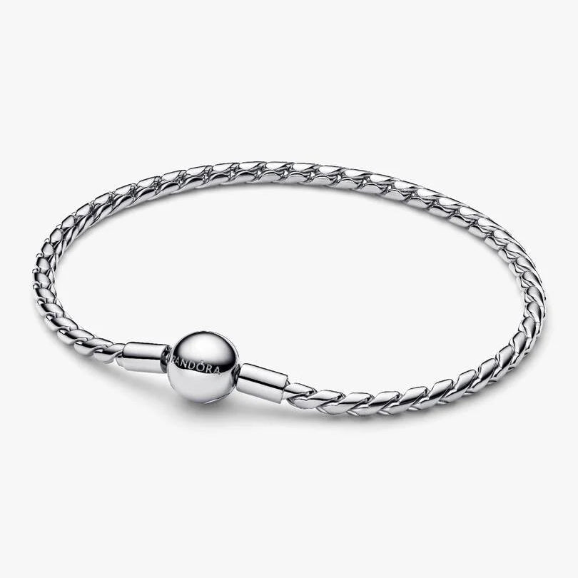Round Clasp Wing Chain Bracelet