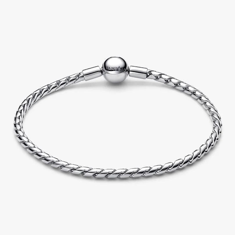Round Clasp Wing Chain Bracelet