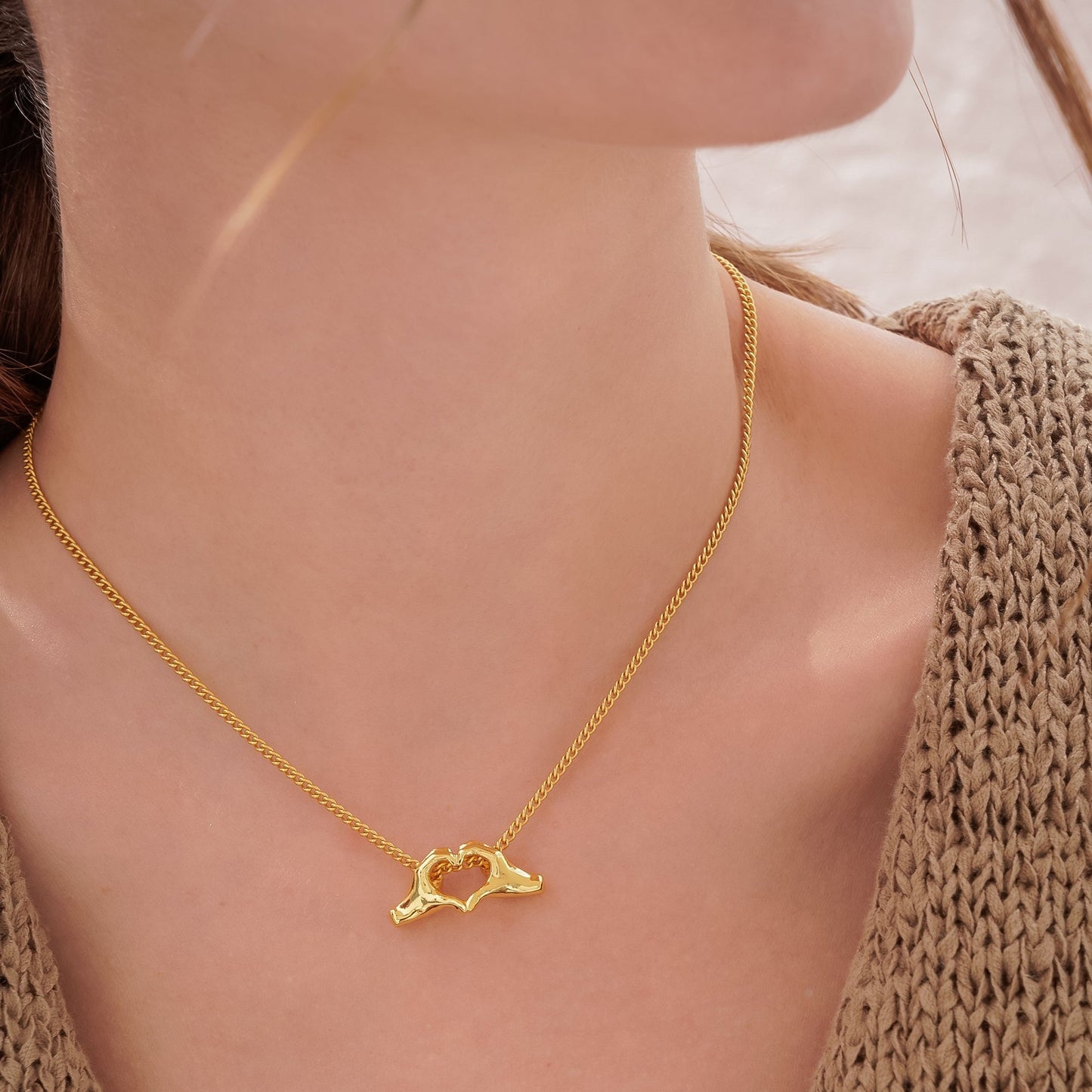 Collar Manos Corazón