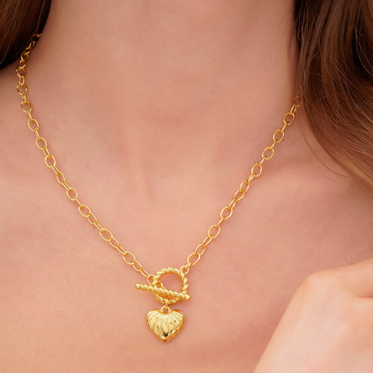 Collar Broche Corazón Oro