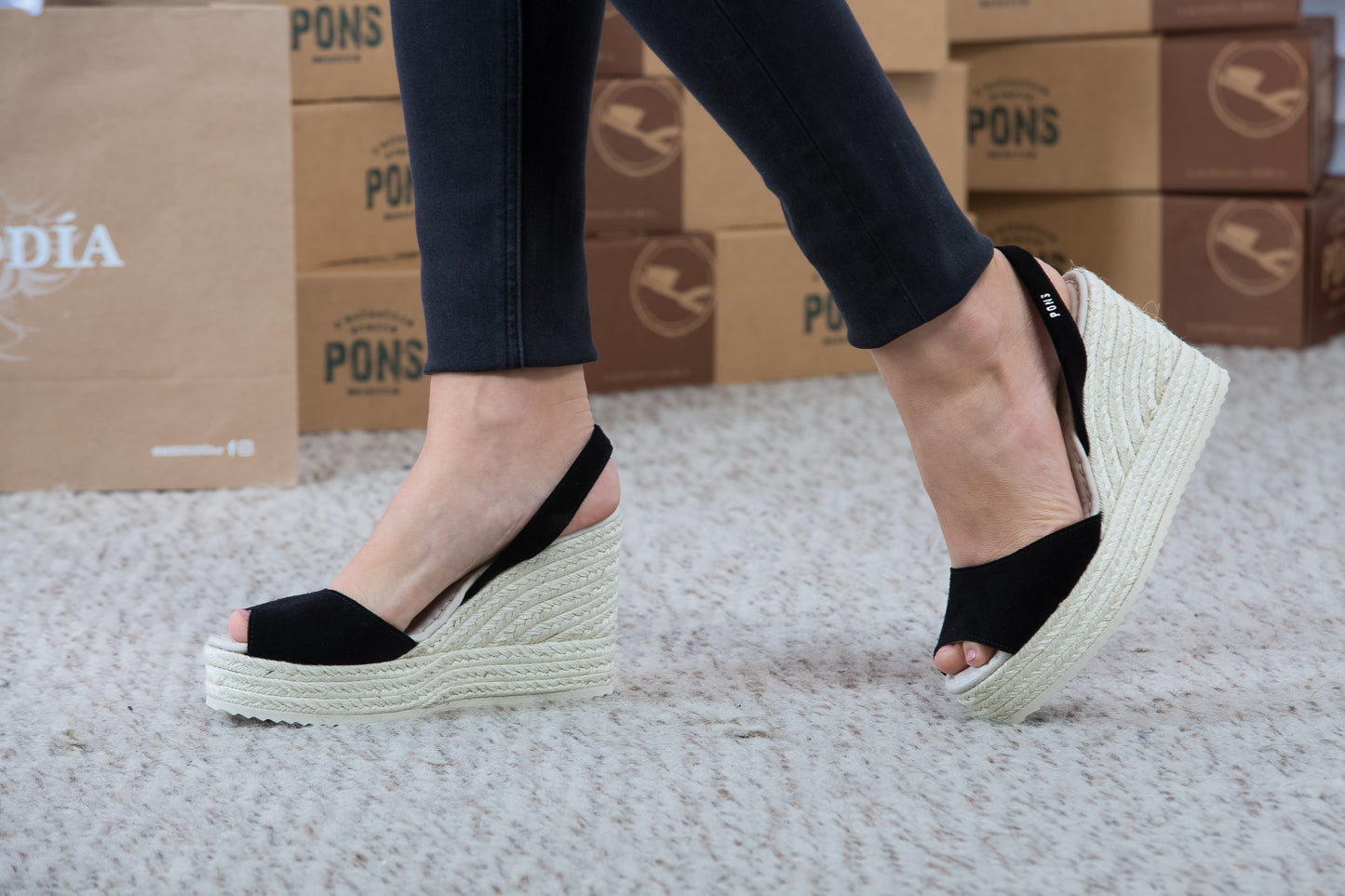 Santa Ana Serraje Black