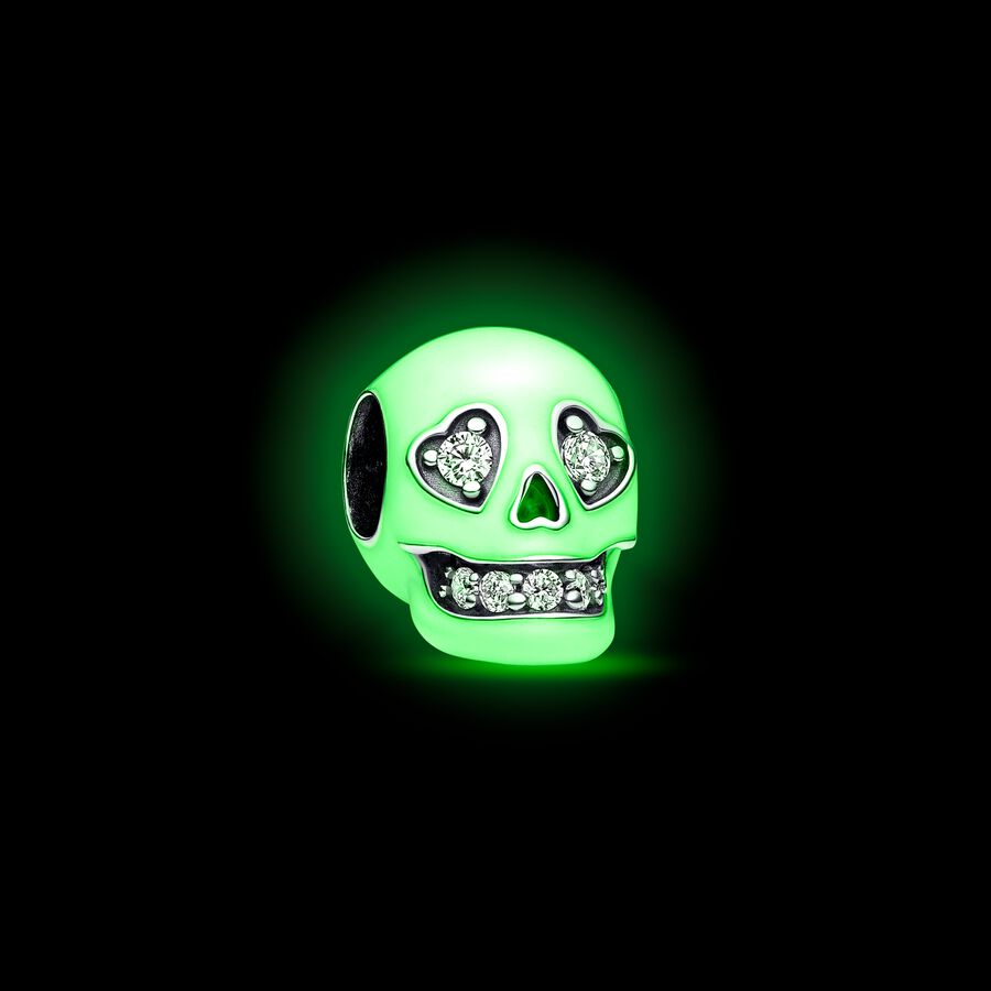 Glow-in-the-dark Sparkling Skull - 3