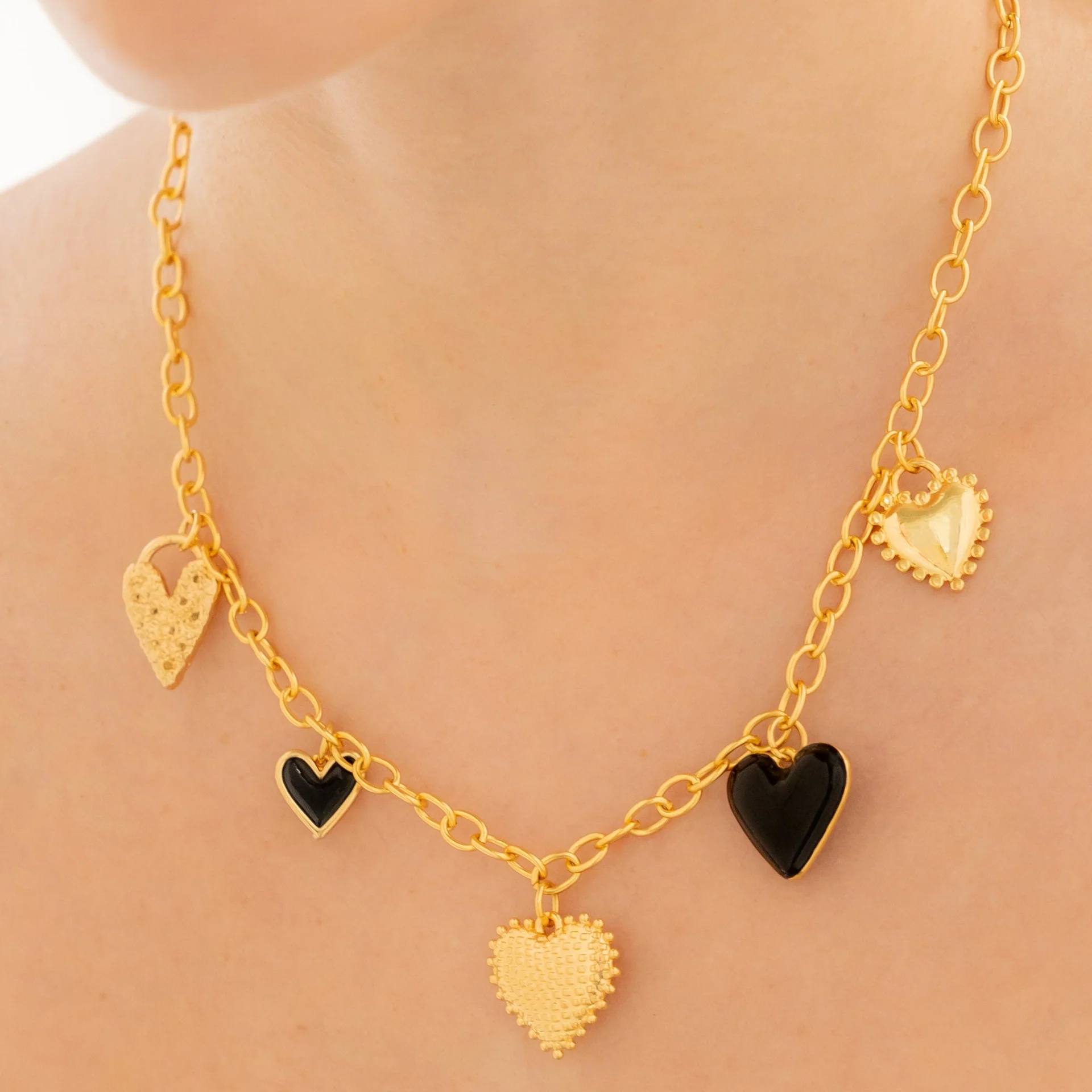 Collar Multicharms Corazones + Aretes