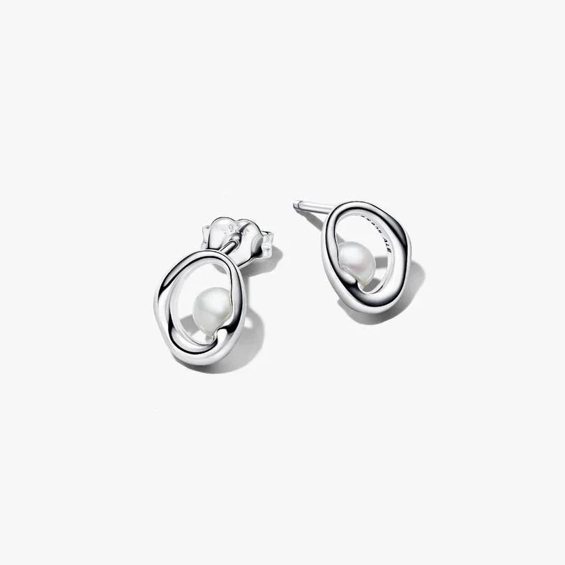 Organically Shaped Oval & Pearl